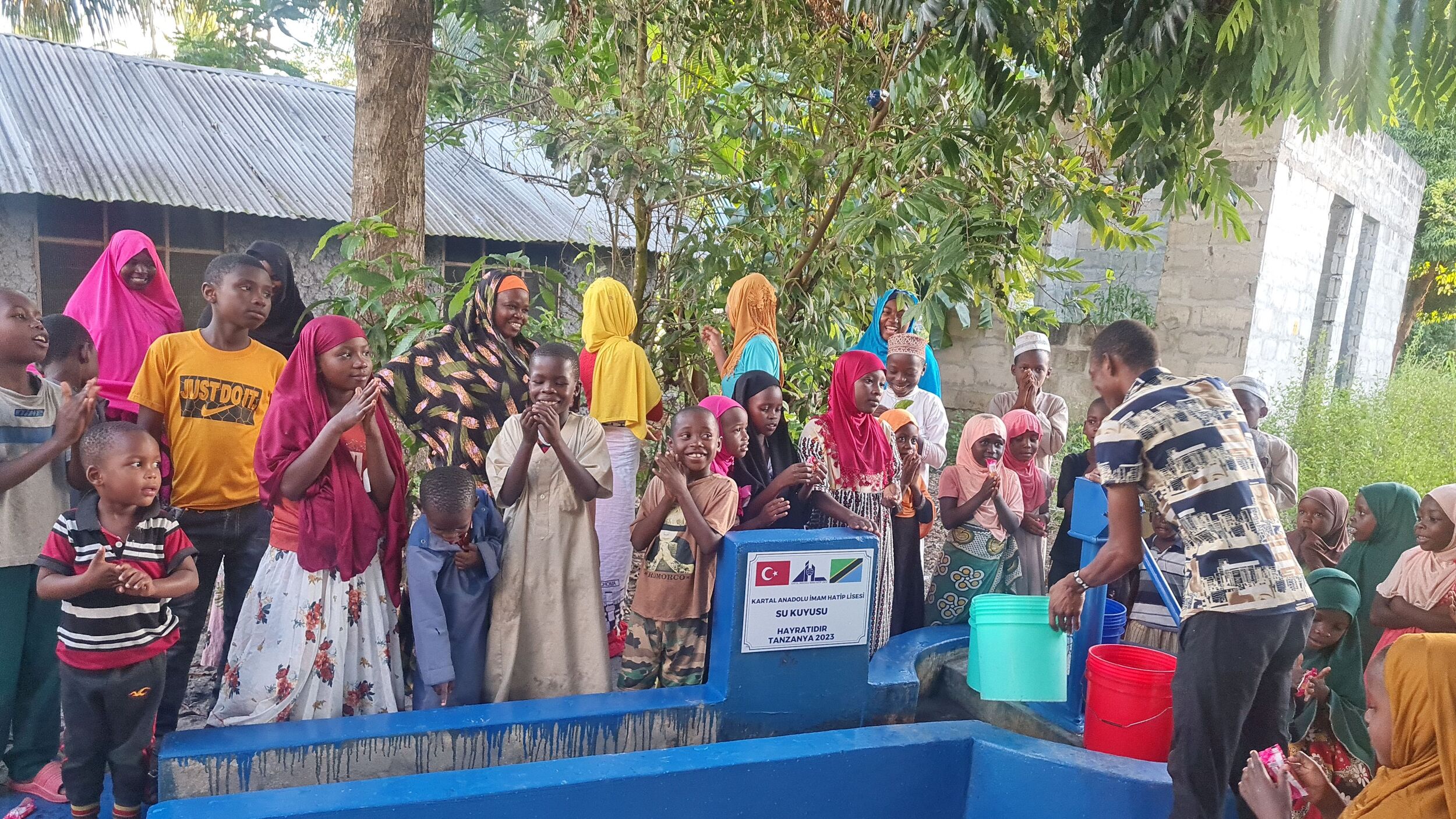 Tanzanya'da Su Kuyusu Açtırdık